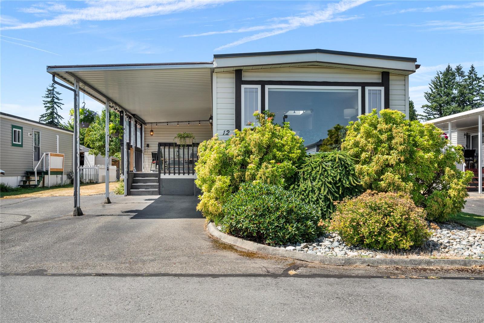 $319,900 - 450 Stanford Ave<br>British Columbia, V9P 1V8