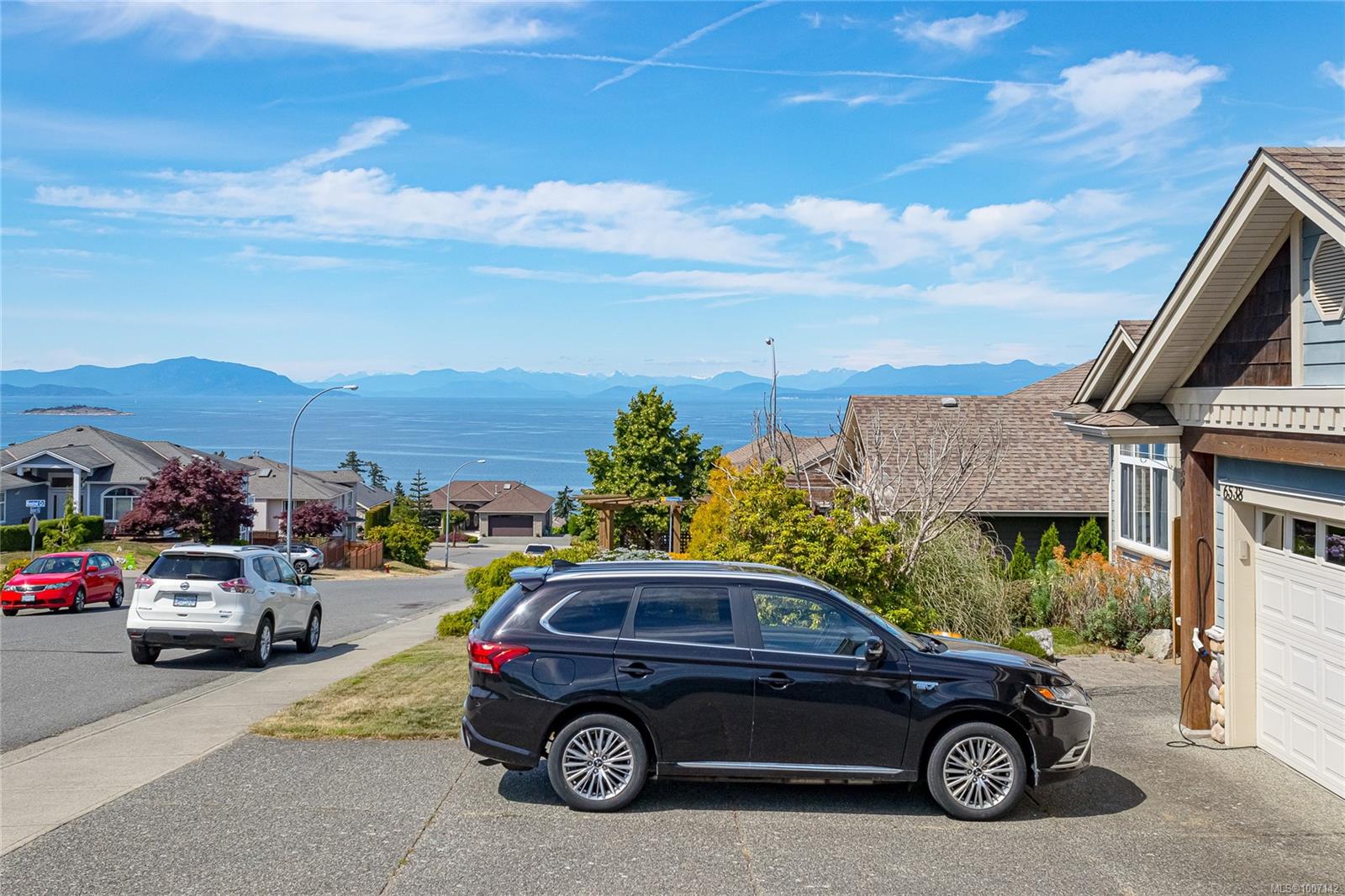 $1,050,000 - 6538 Harrier Rd<br>British Columbia, V9V 1V8