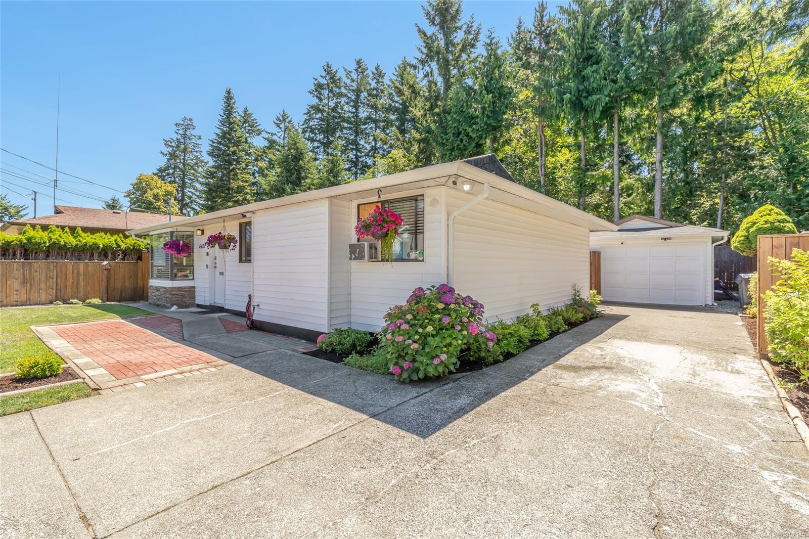 $799,000 - 6421 Portsmouth Rd<br>British Columbia, V9V 1A3
