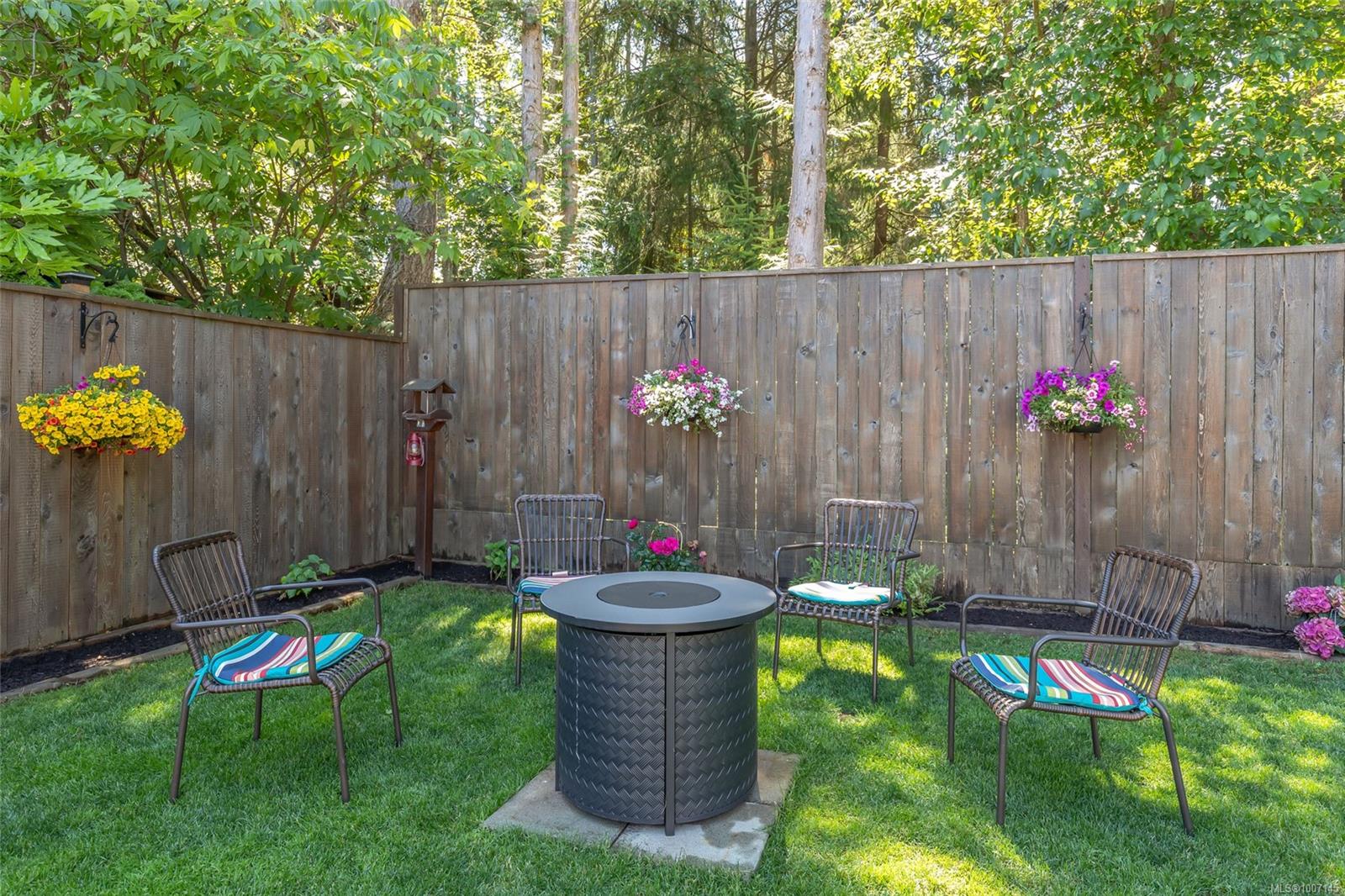 $799,000 - 6421 Portsmouth Rd<br>British Columbia, V9V 1A3