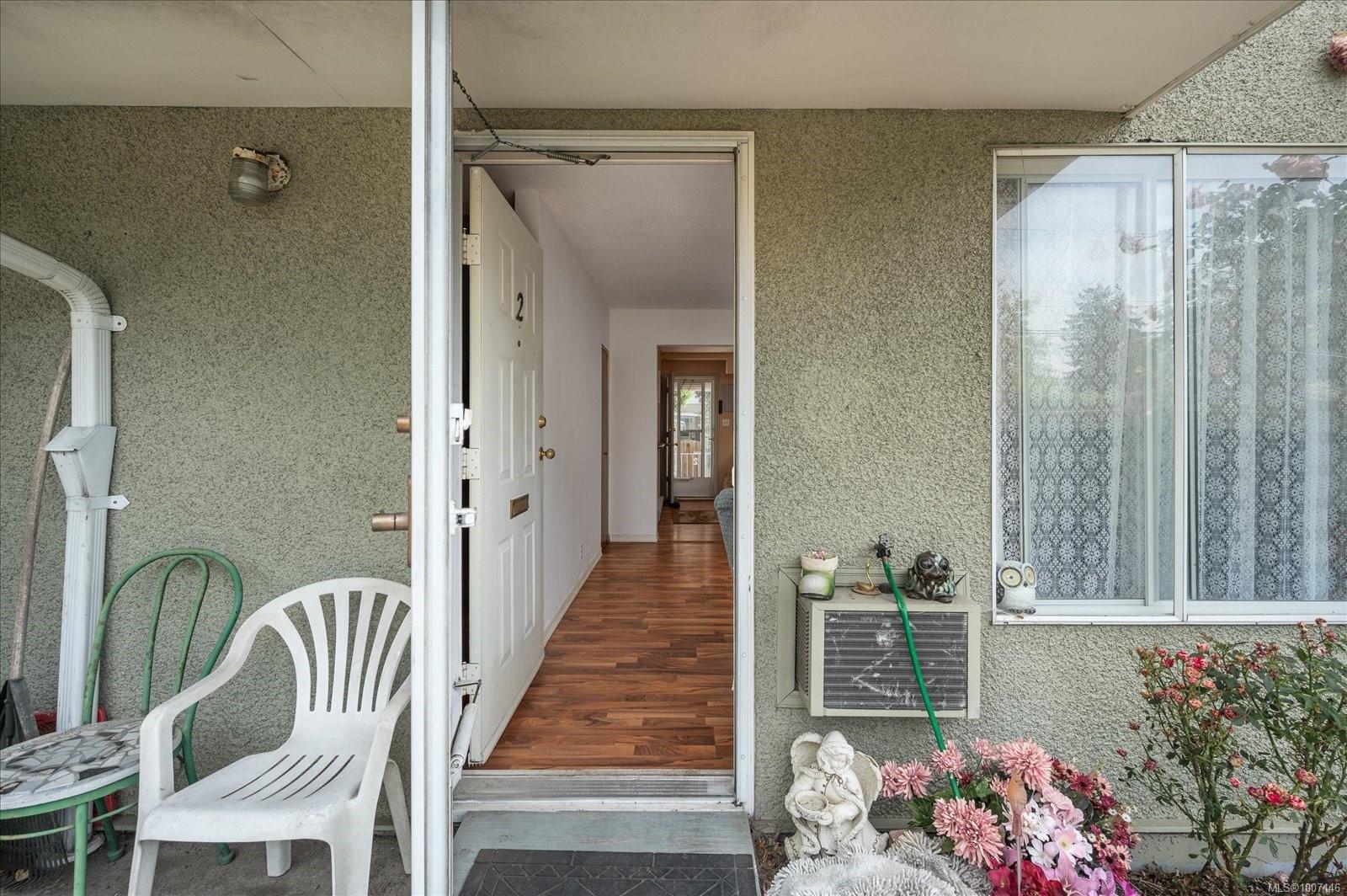 $434,900 - 1656 Meredith Rd<br>British Columbia, V9S 2M2