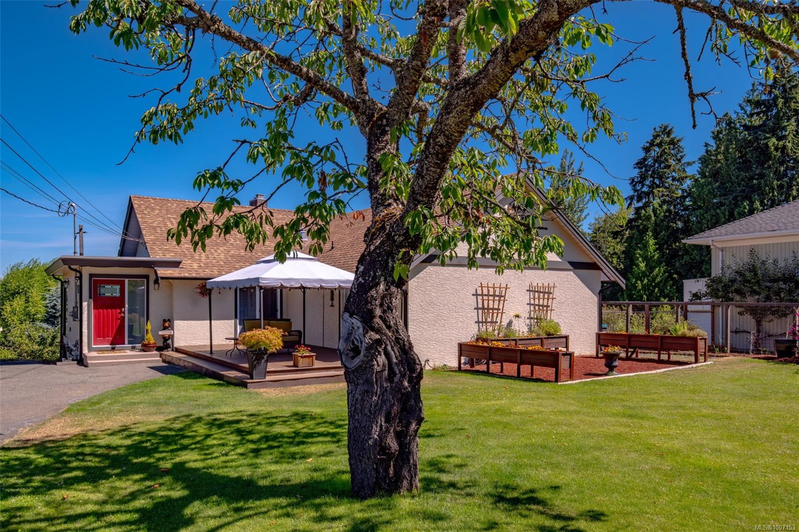 $1,099,000 - 405 Heath Ave<br>British Columbia, V9P 1V3