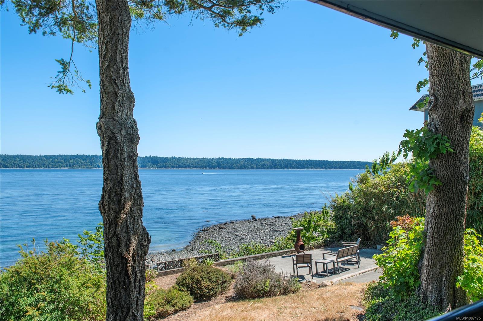 $1,650,000 - 561 & 565 Island Hwy<br>British Columbia, V9W 2B9