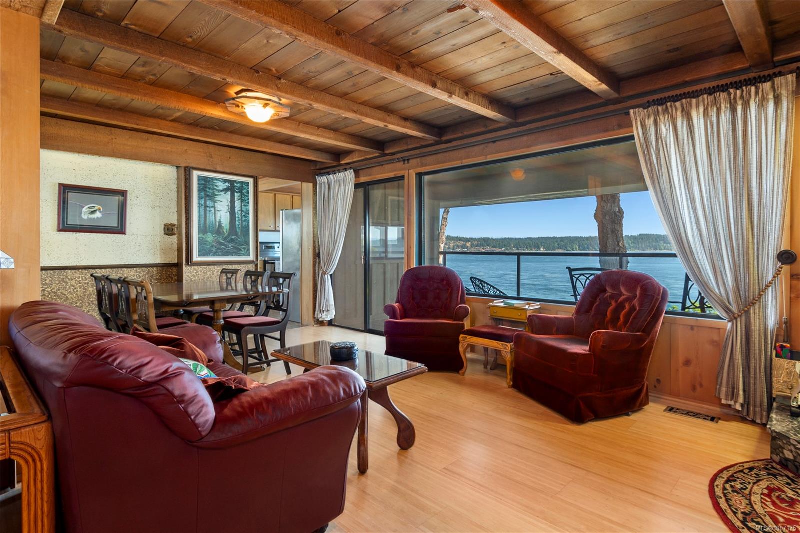 $1,650,000 - 561 & 565 Island Hwy<br>British Columbia, V9W 2B9