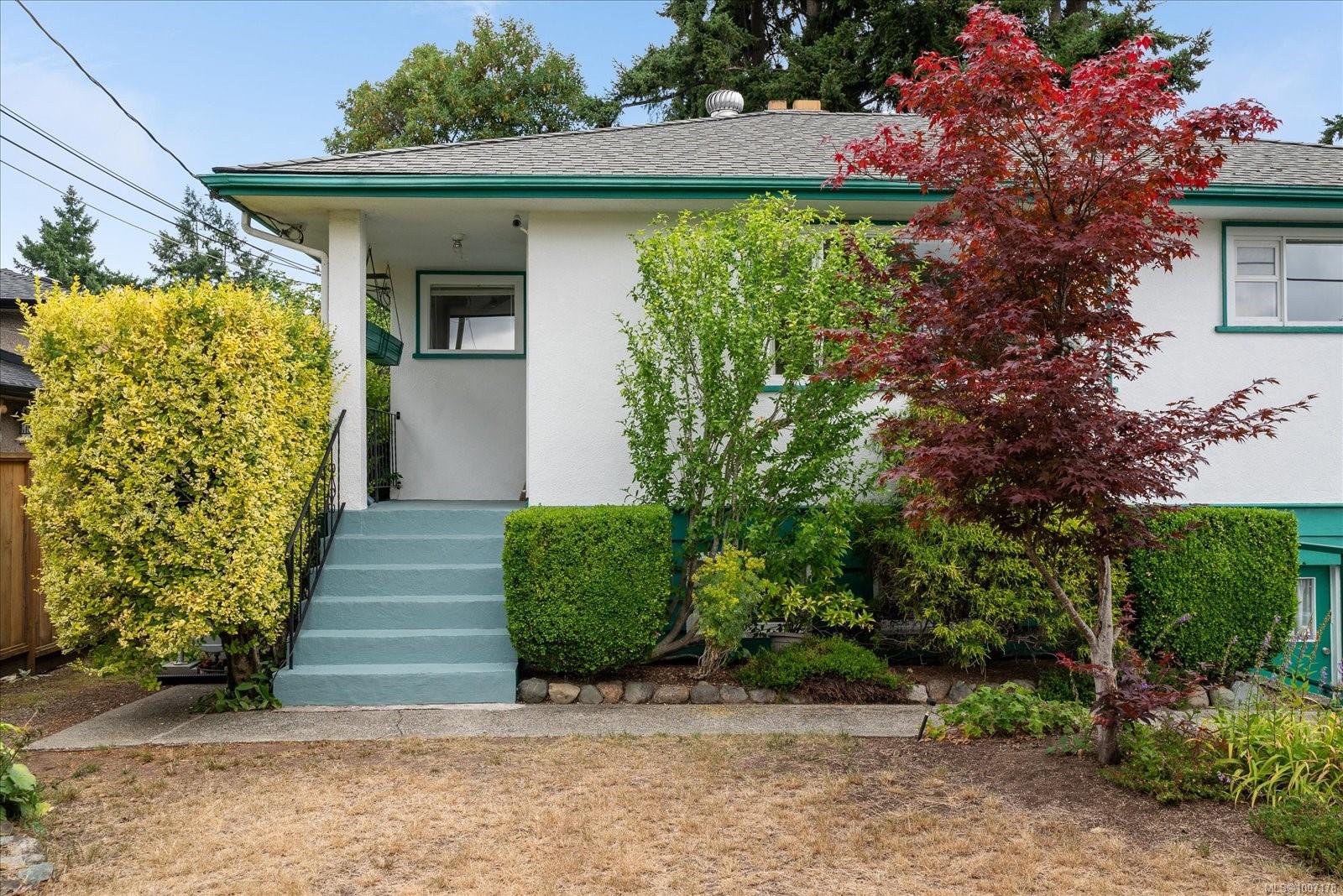 $632,500 - 880 Hunter St<br>British Columbia, V9S 1R5