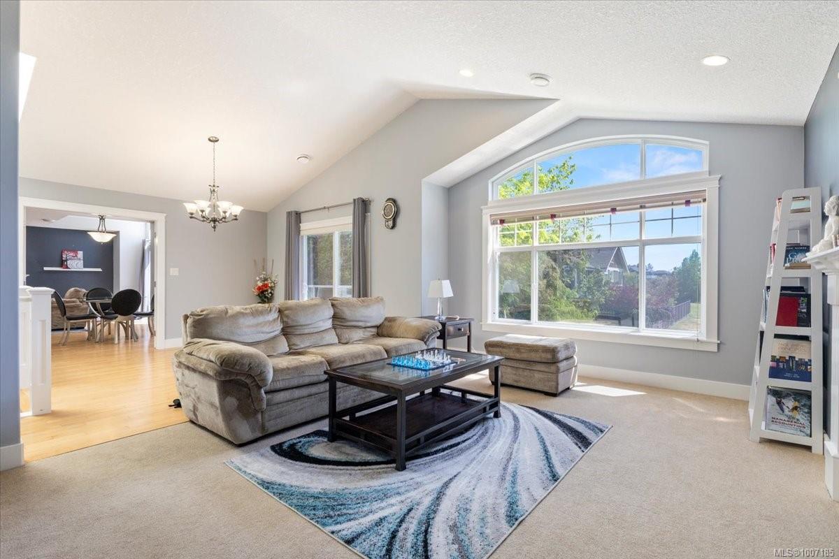 $1,099,999 - 627 Sarum Rise Way<br>British Columbia, V9R 7C5