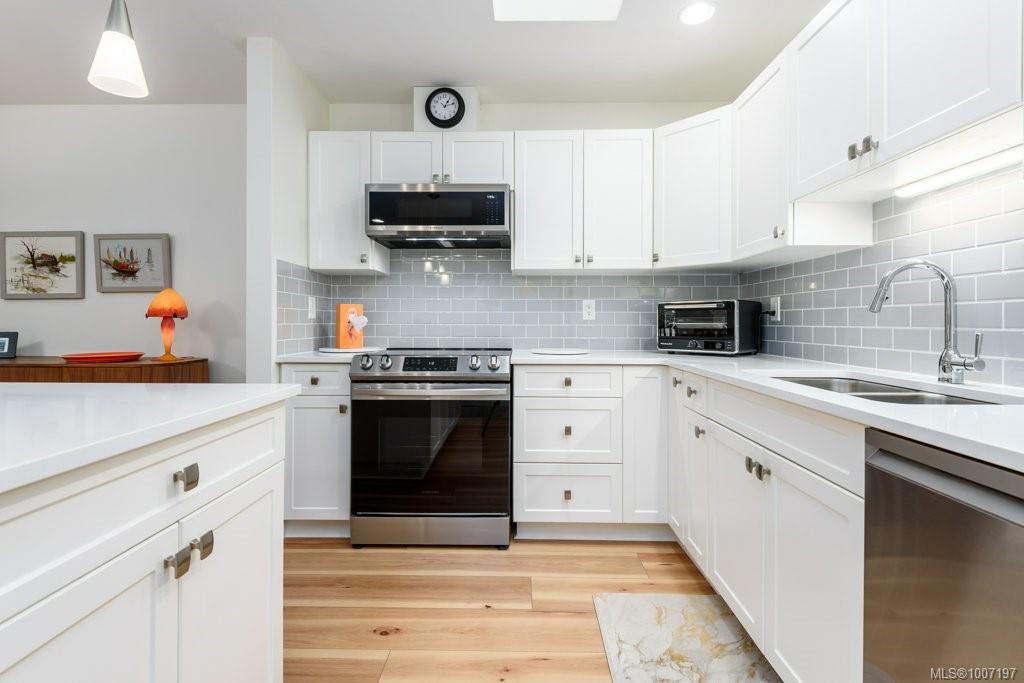 $669,000 - 1919 St. Andrews Pl<br>British Columbia, V9N 9J4