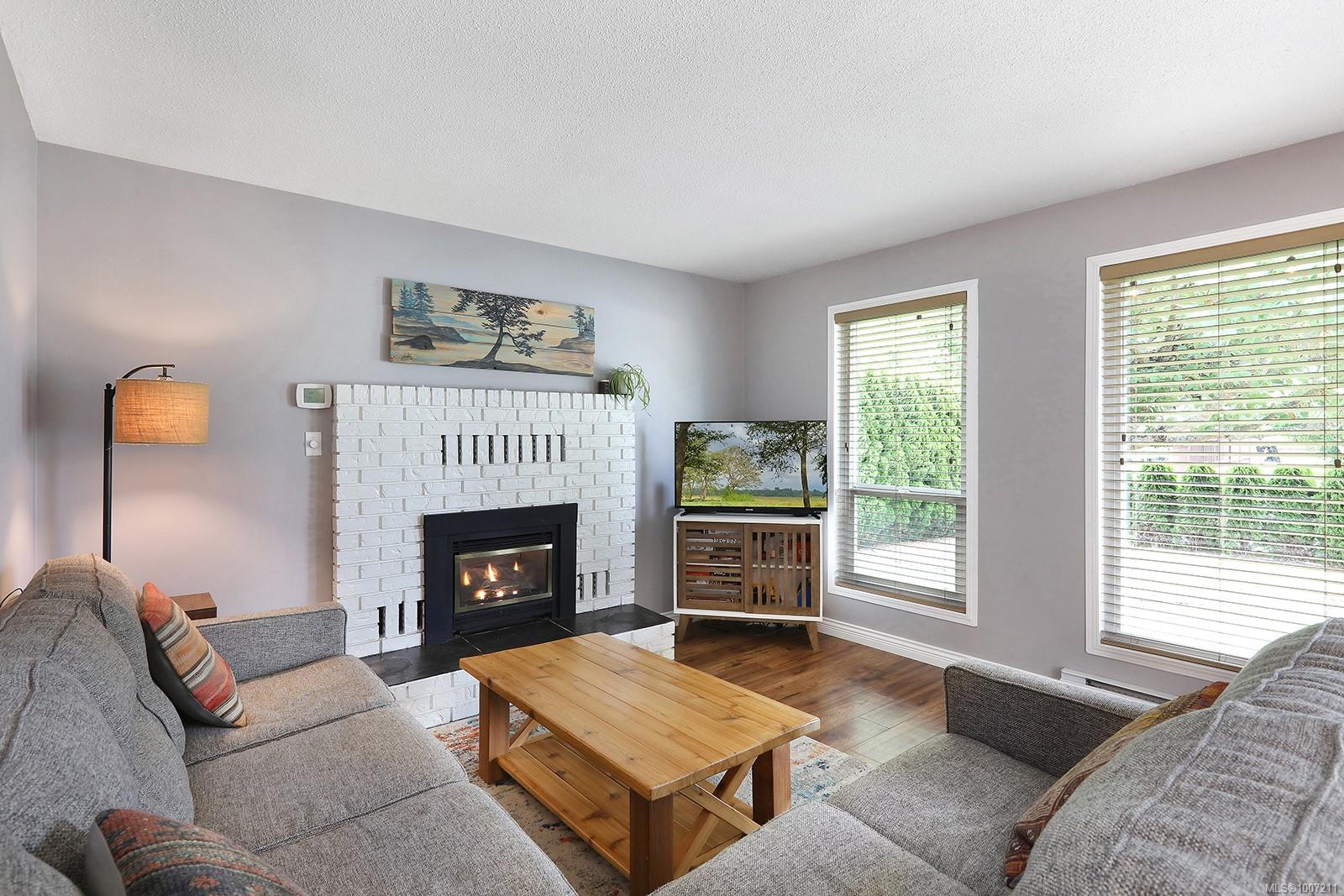 $669,900 - 2051 Urquhart Ave<br>British Columbia, V9N 3K8
