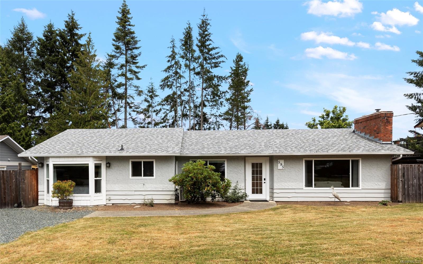 $869,900 - 585 Tamarack Dr<br>British Columbia, V9K 1A7