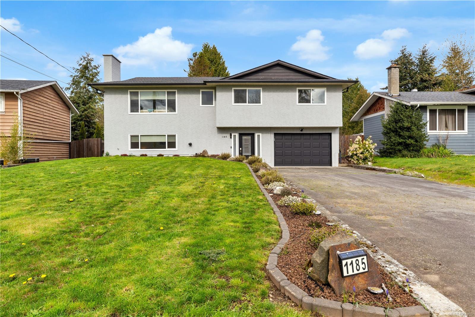 $869,000 - 1185 Stuart Pl<br>British Columbia, V9G 1P4