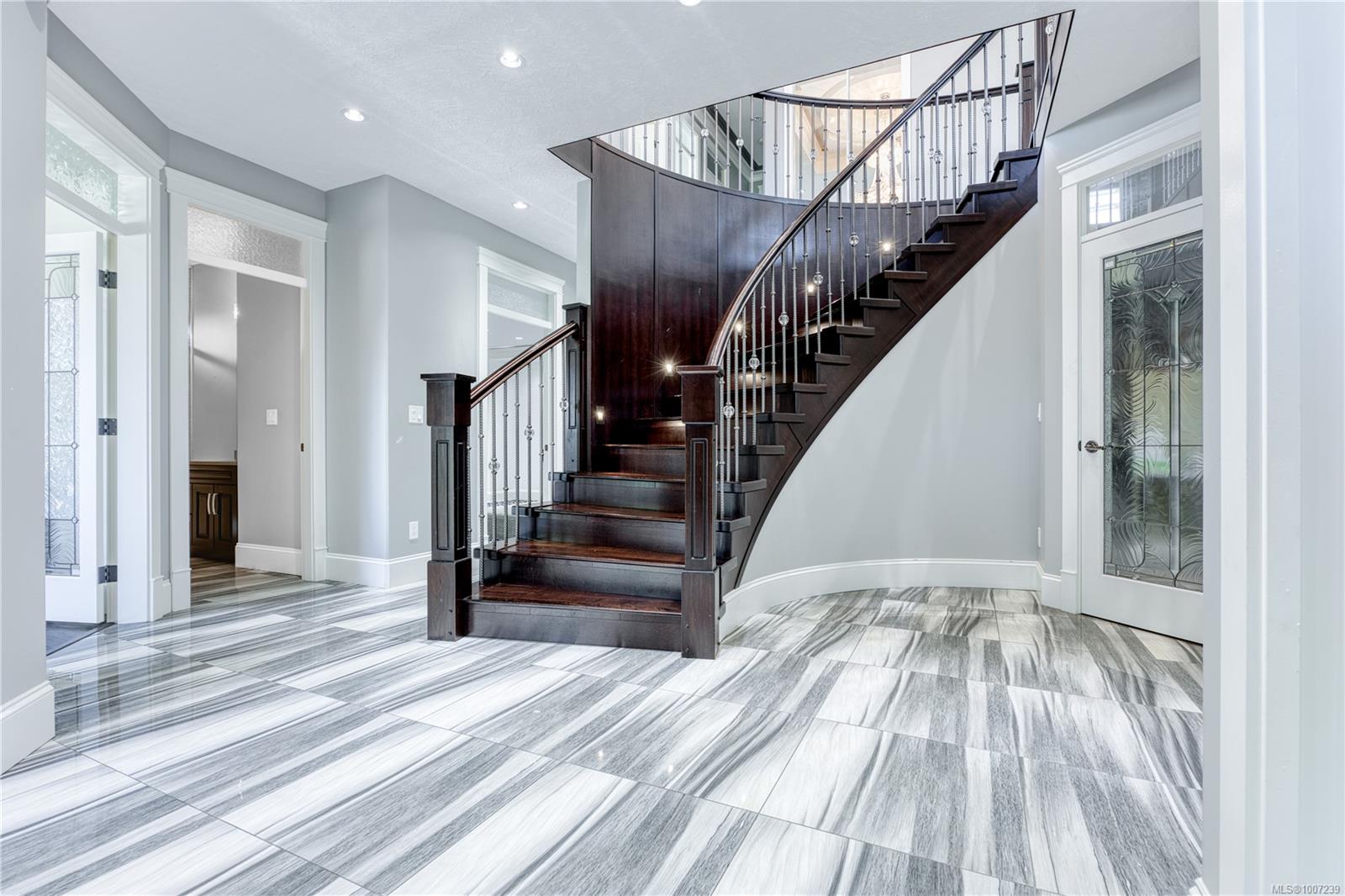 $1,799,000 - 6283 Icarus Dr<br>British Columbia, V9V 1B5