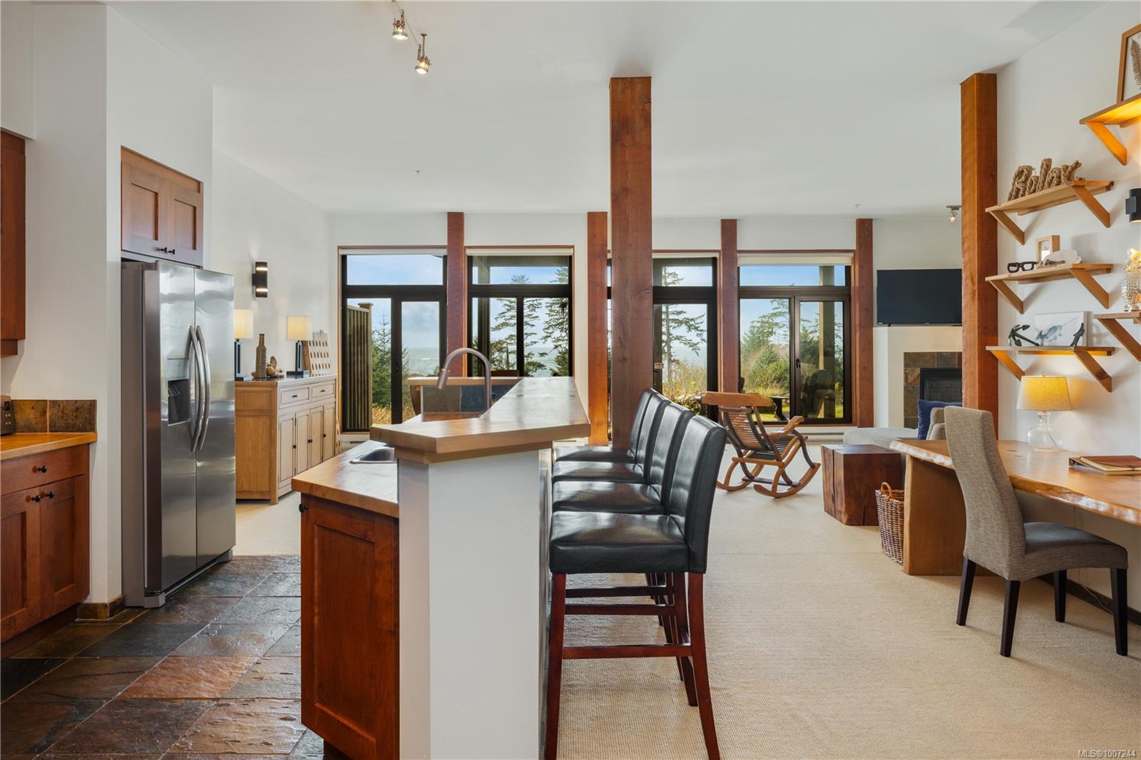 $1,425,000 - 515 Marine Dr<br>British Columbia, V0R 3A0