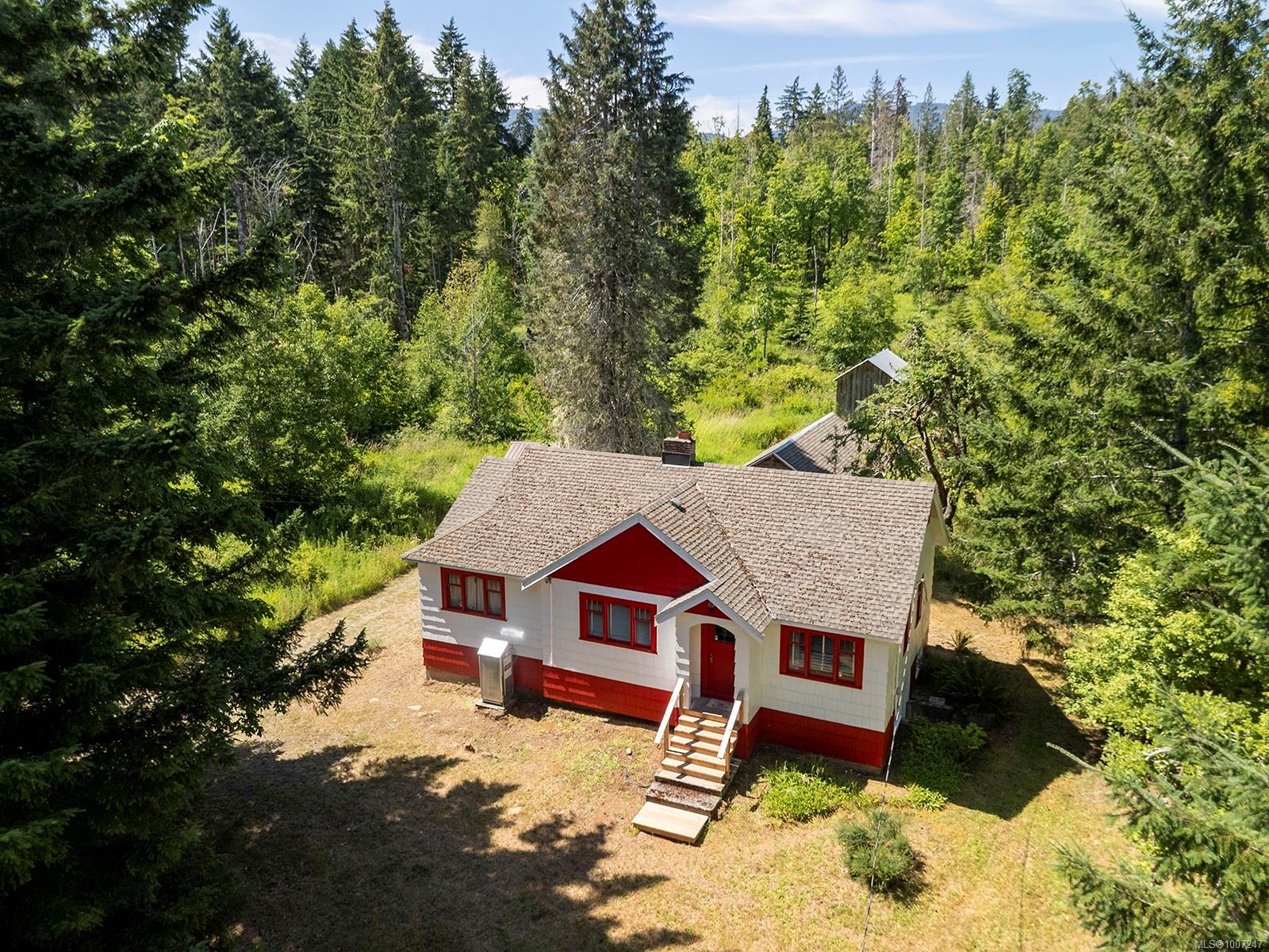 $975,000 - 444 Emerton Rd<br>British Columbia, V0R 1S0