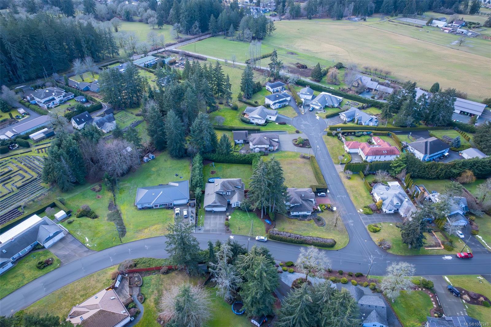 $1,150,000 - 6420 Diana Dr<br>British Columbia, V9L 5V1