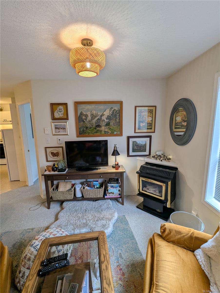 $299,000 - 1105 Henry Rd<br>British Columbia, V9J 1L0