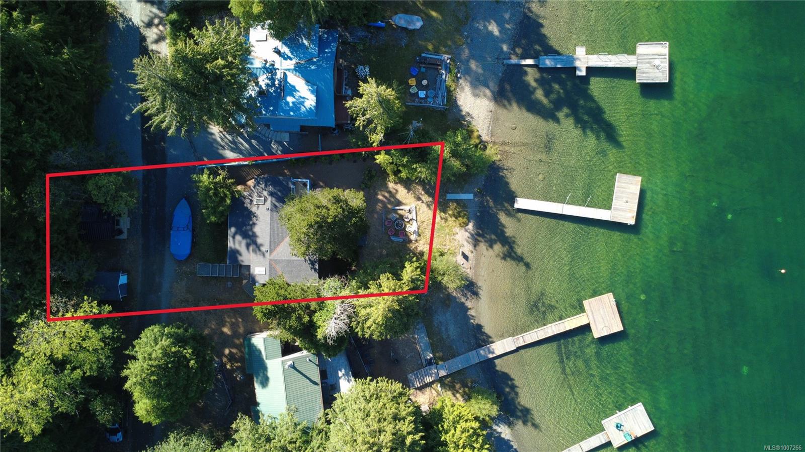 $828,000 - 3470 Horne Lake Caves Rd<br>British Columbia, V9K 2L7