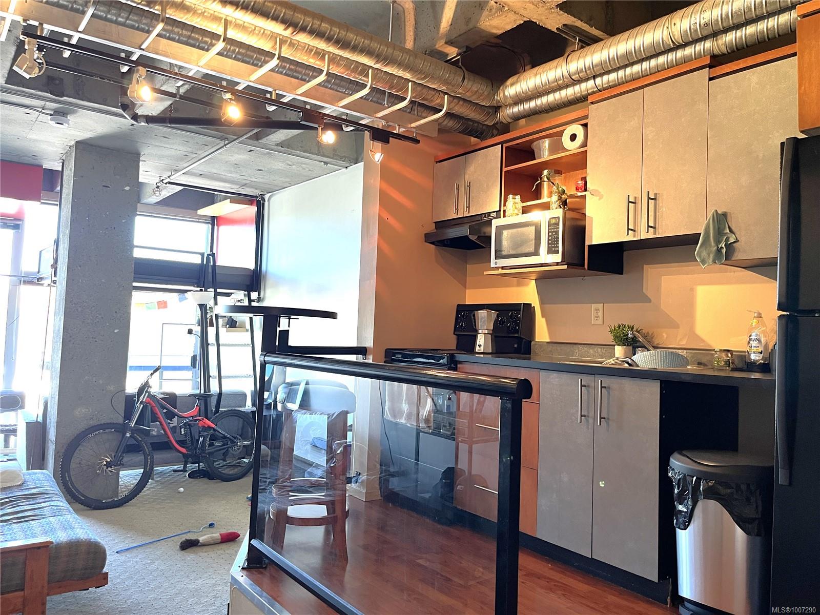 $359,000 - 1061 Fort St<br>British Columbia, V8V 5A1