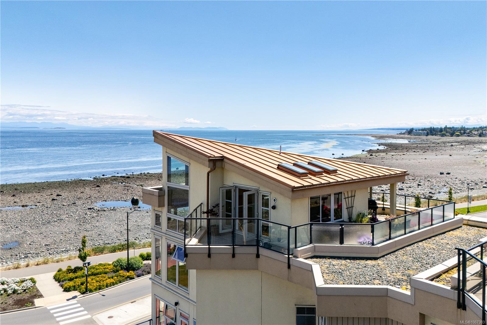 $799,900 - 1392 Island Hwy<br>British Columbia, V9W 1B7