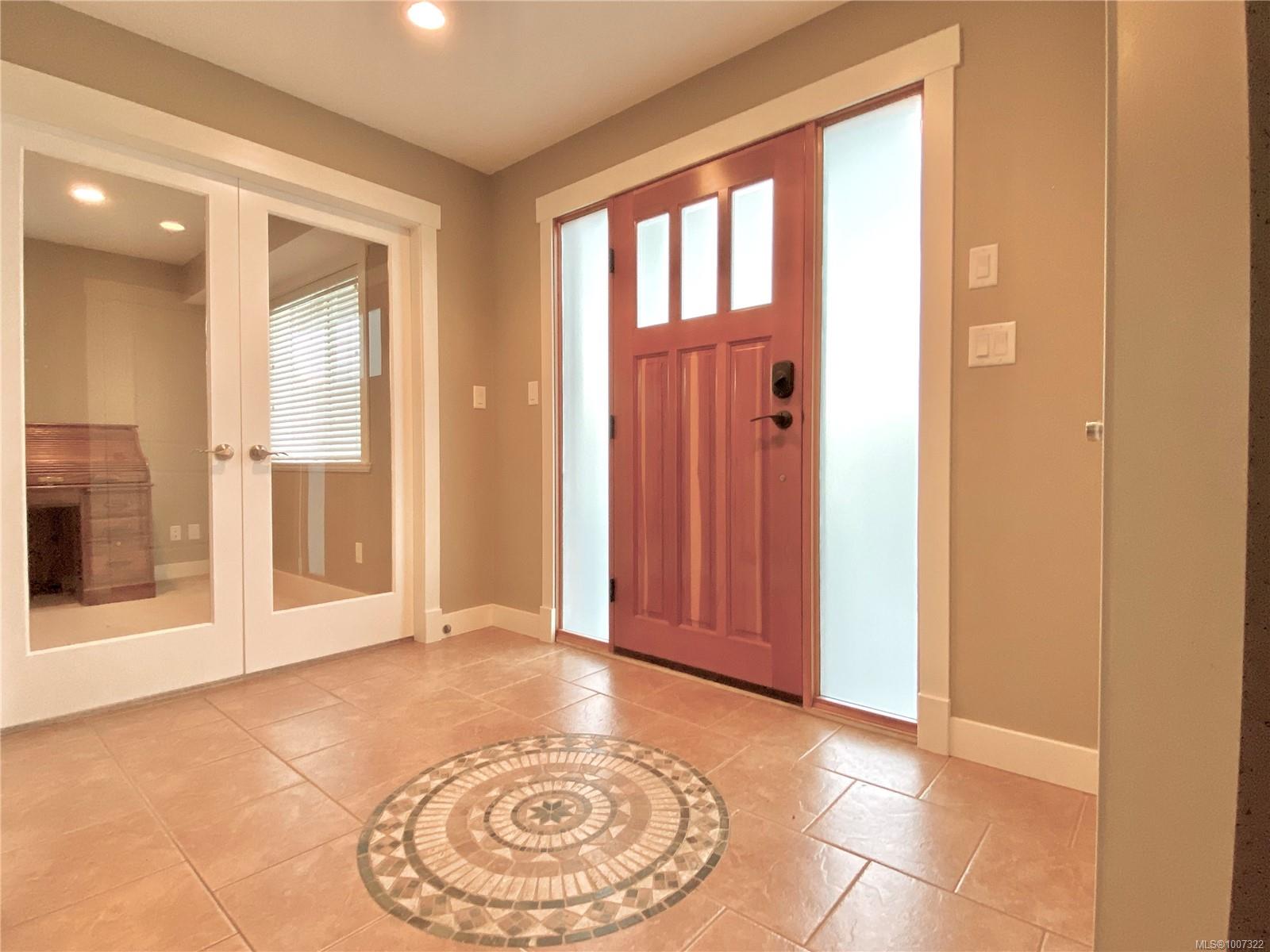 $1,298,800 - 3702 Glen Oaks Dr<br>British Columbia, V9V 1N9