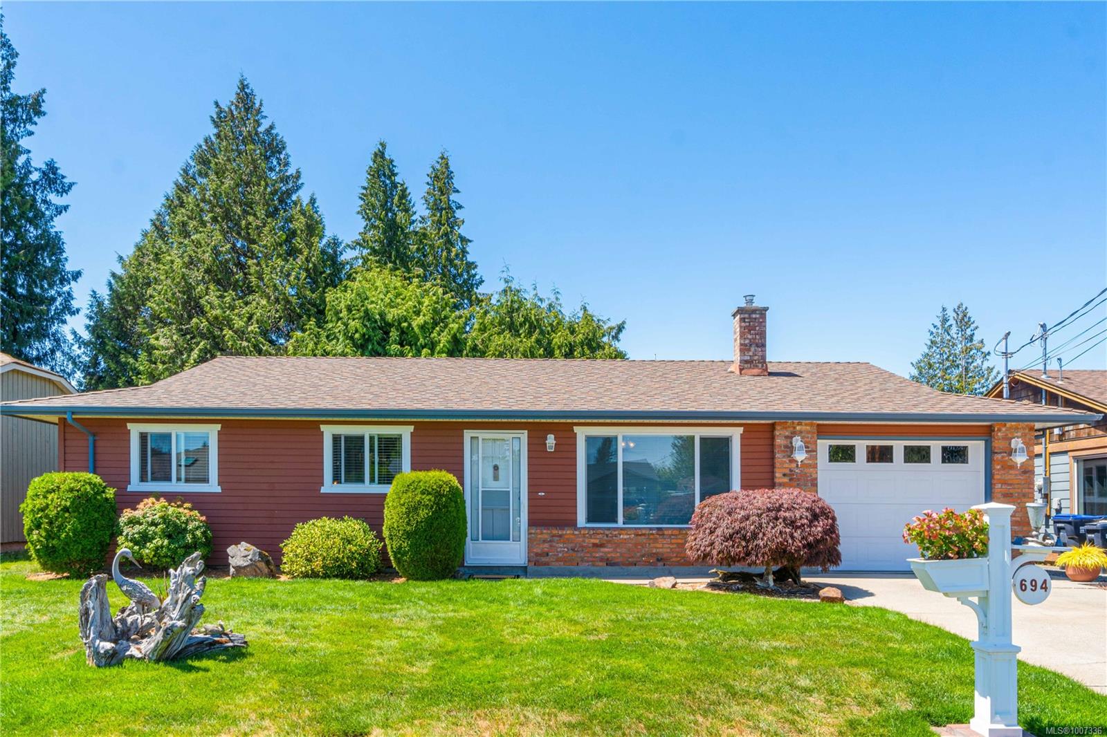$779,900 - 694 Wedgewood Cres<br>British Columbia, V9P 1B6