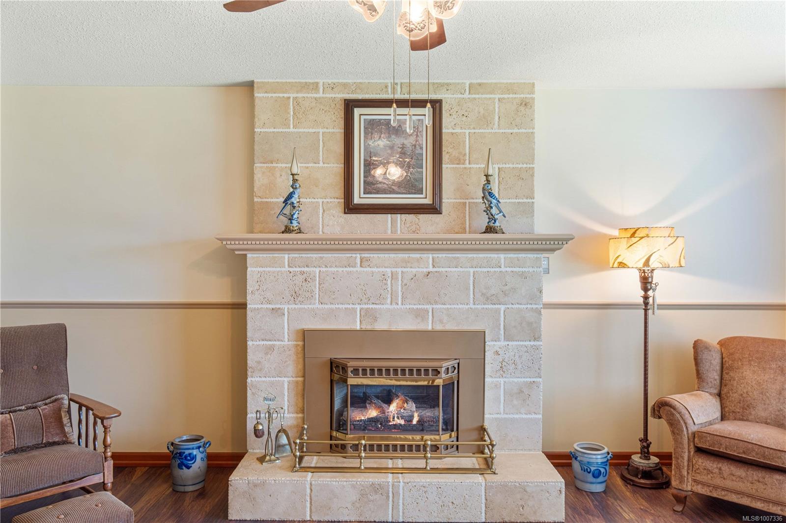 $779,900 - 694 Wedgewood Cres<br>British Columbia, V9P 1B6