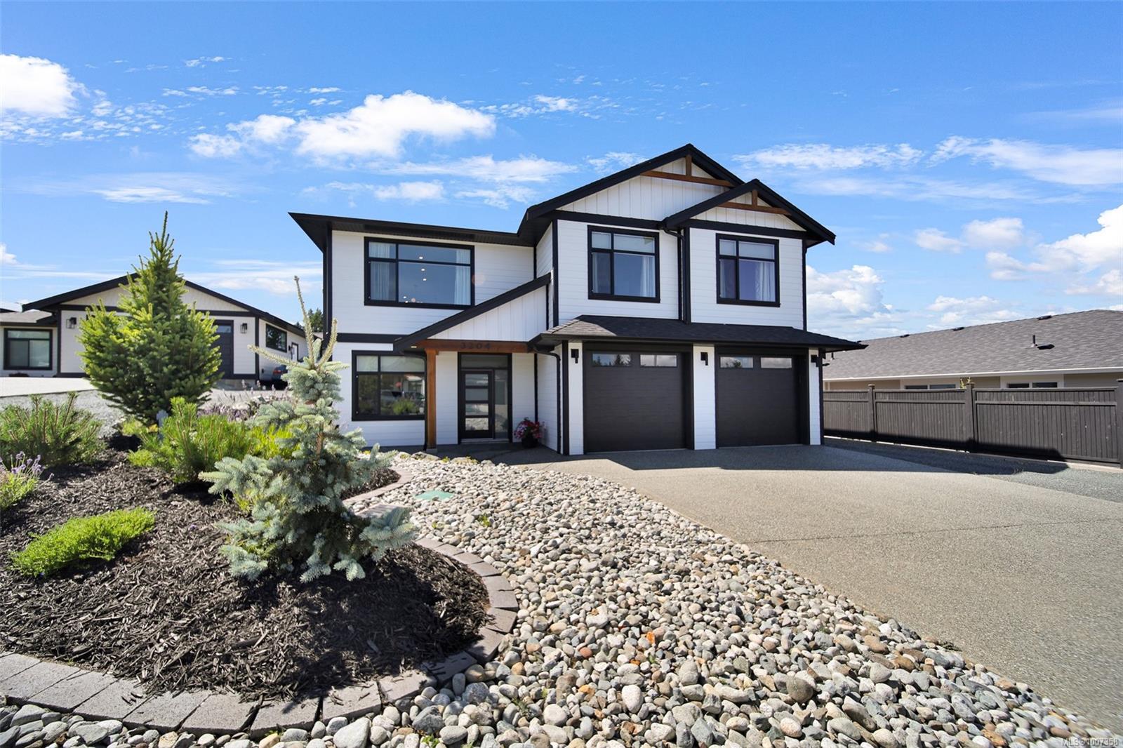 $1,049,000 - 3204 Fernwood Lane<br>British Columbia, V9Y 0C5