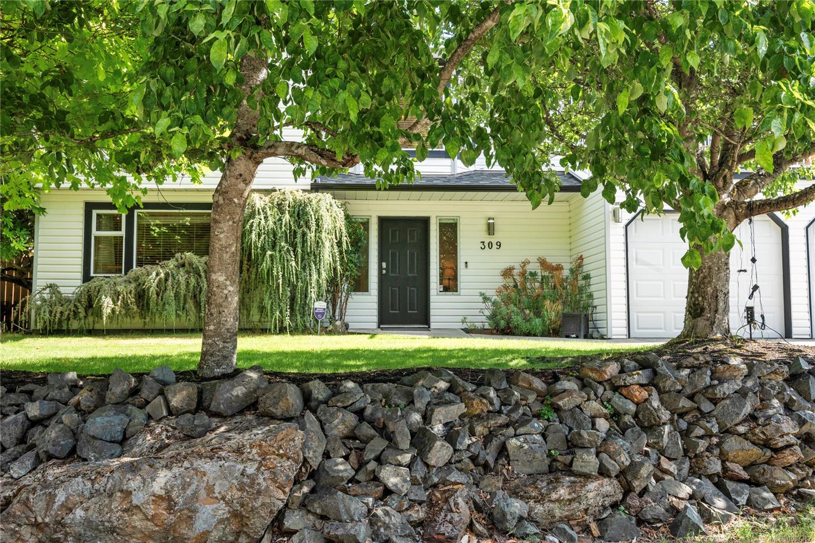 $925,000 - 309 Nottingham Dr<br>British Columbia, V9T 4T1