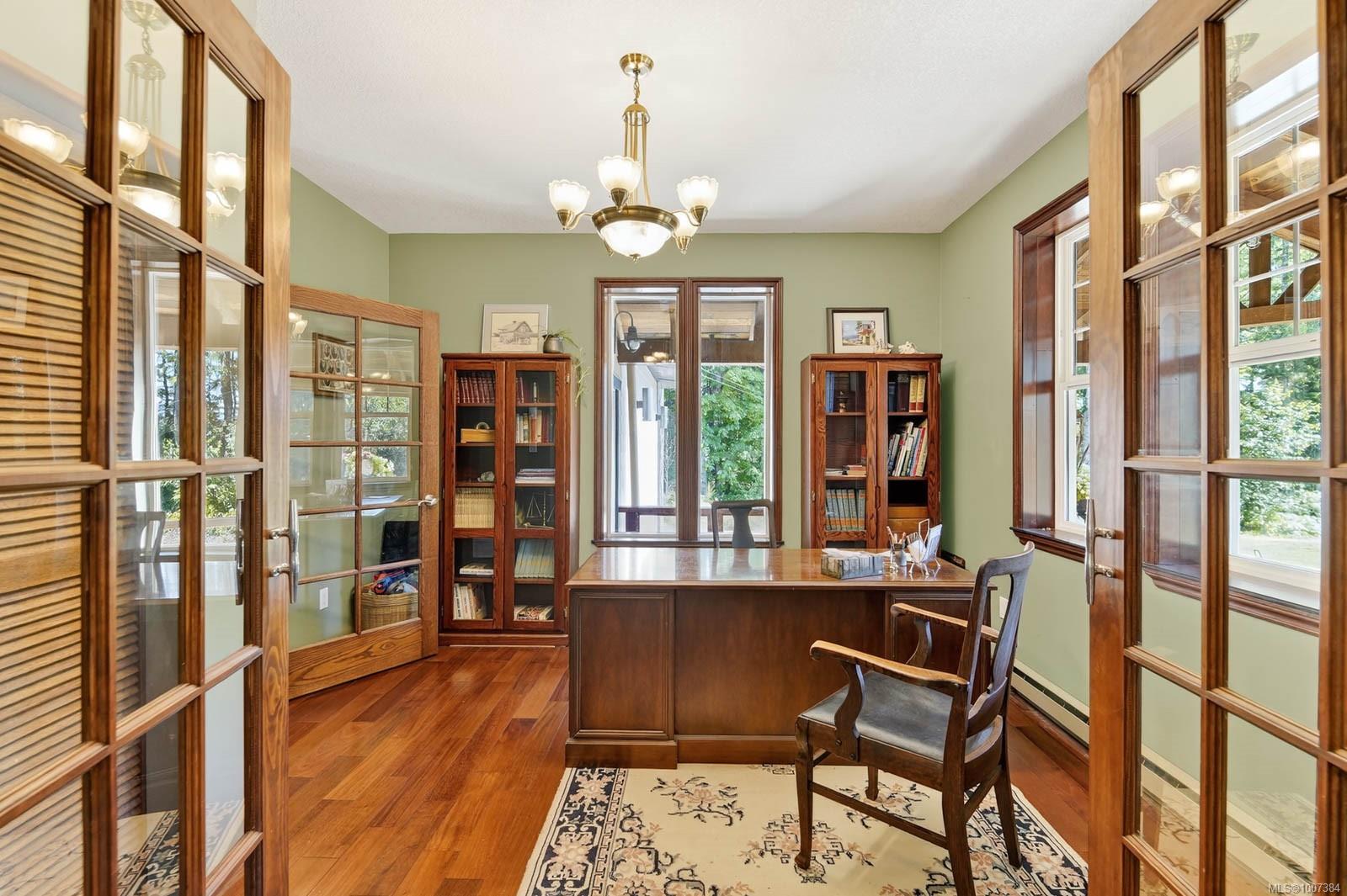 $1,649,000 - 6091 Beaver Creek Rd<br>British Columbia, V9Y 8X4