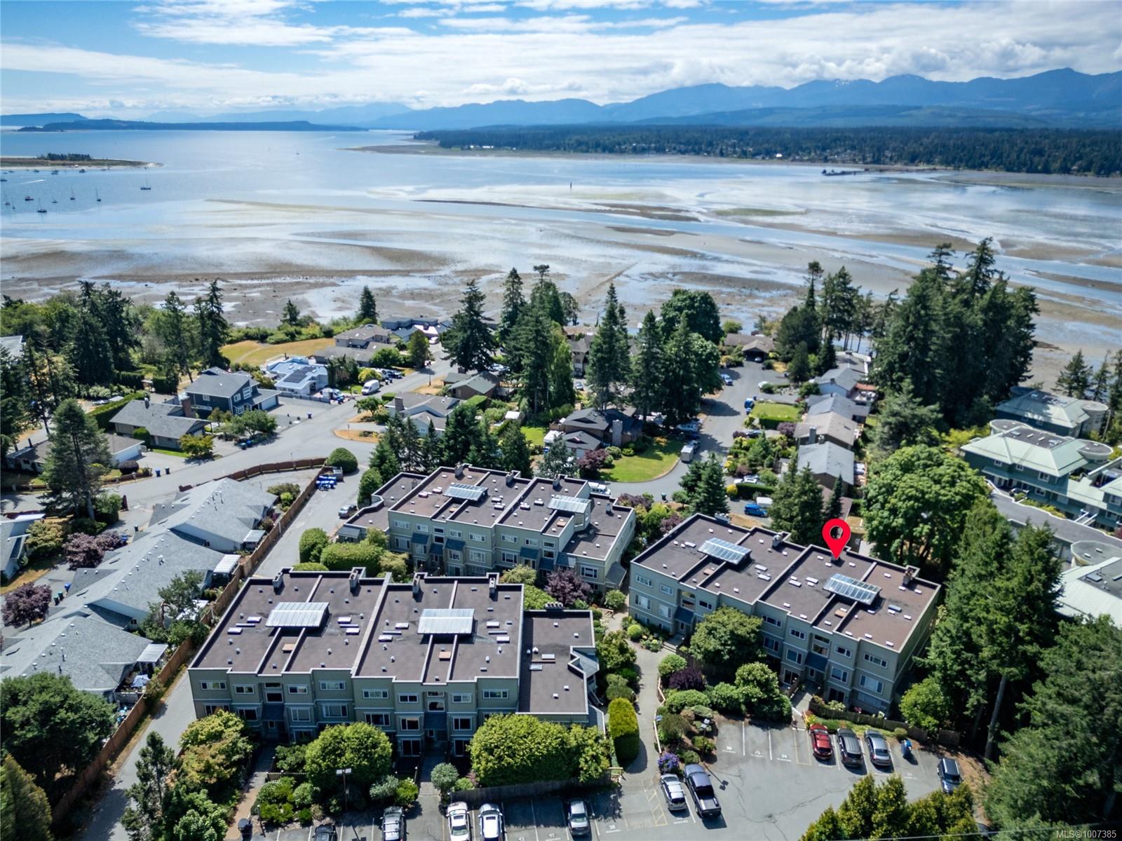 $469,900 - 2250 Manor Pl<br>British Columbia, V9M 1C5