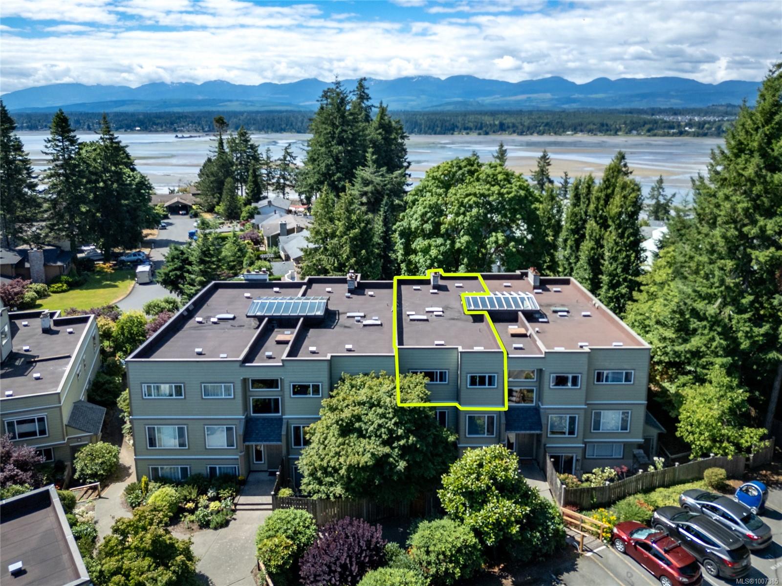 $469,900 - 2250 Manor Pl<br>British Columbia, V9M 1C5