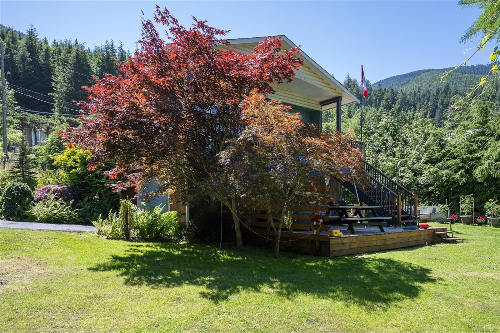 $459,000 - 561 Macmillan Dr<br>British Columbia, V0P 1R0