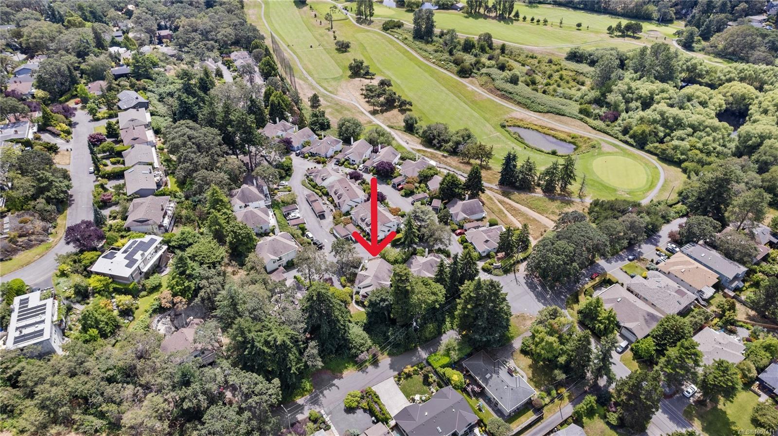 $899,900 - 1507 QUEENSBURY Ave<br>British Columbia, V8P 5M5