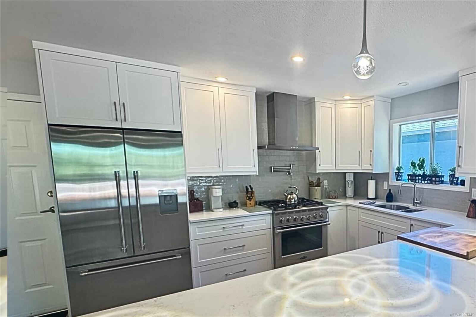 $898,000 - 519 Seaward Way<br>British Columbia, V9K 1T8