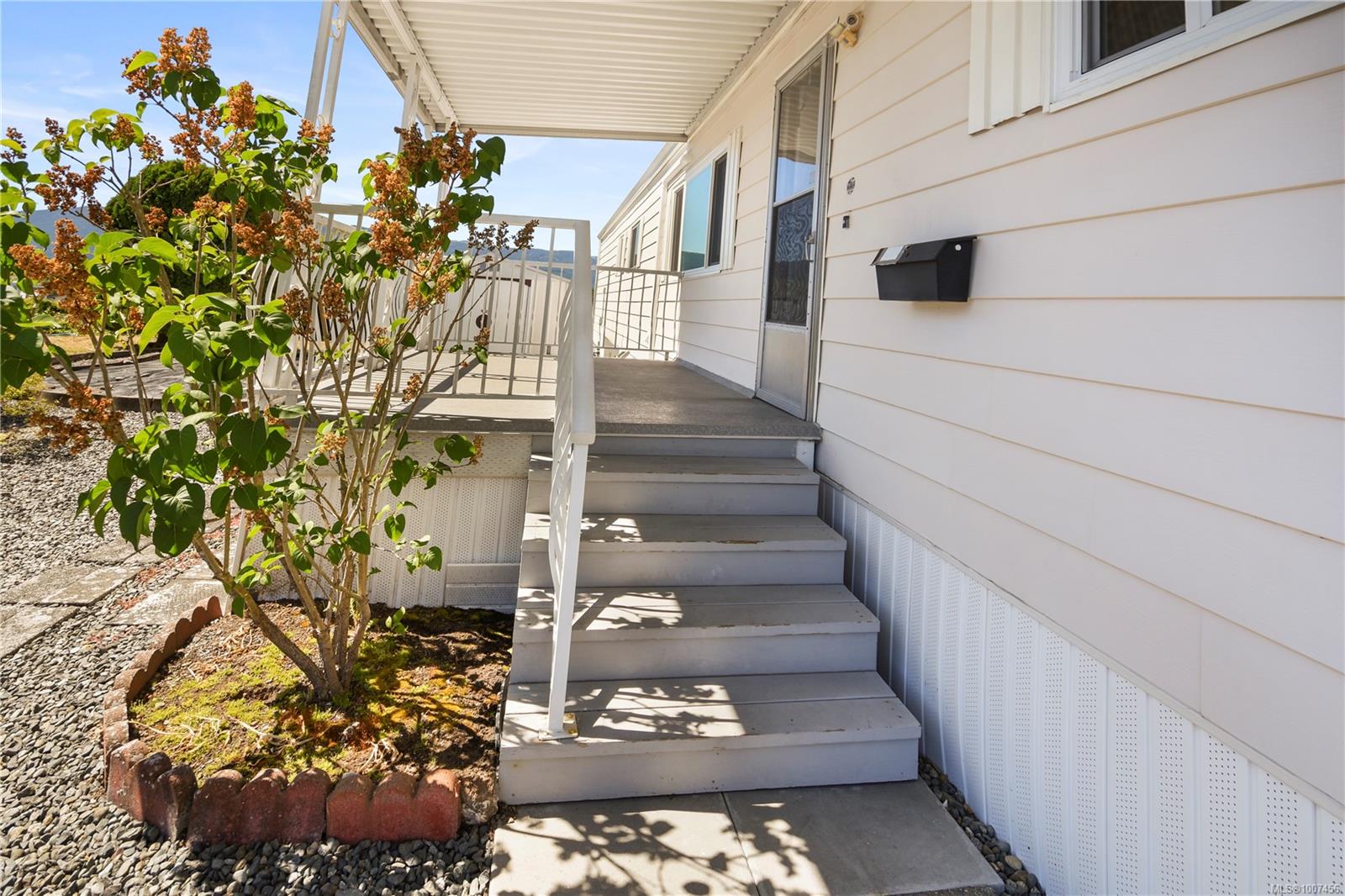 $175,000 - 6325 Metral Dr<br>British Columbia, V9T 6P9