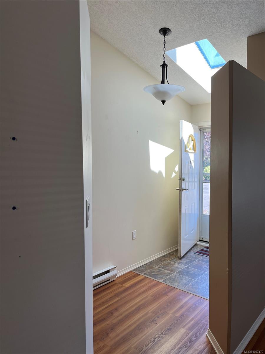 $369,000 - 1623 Caspers Way<br>British Columbia, V9S 1K2