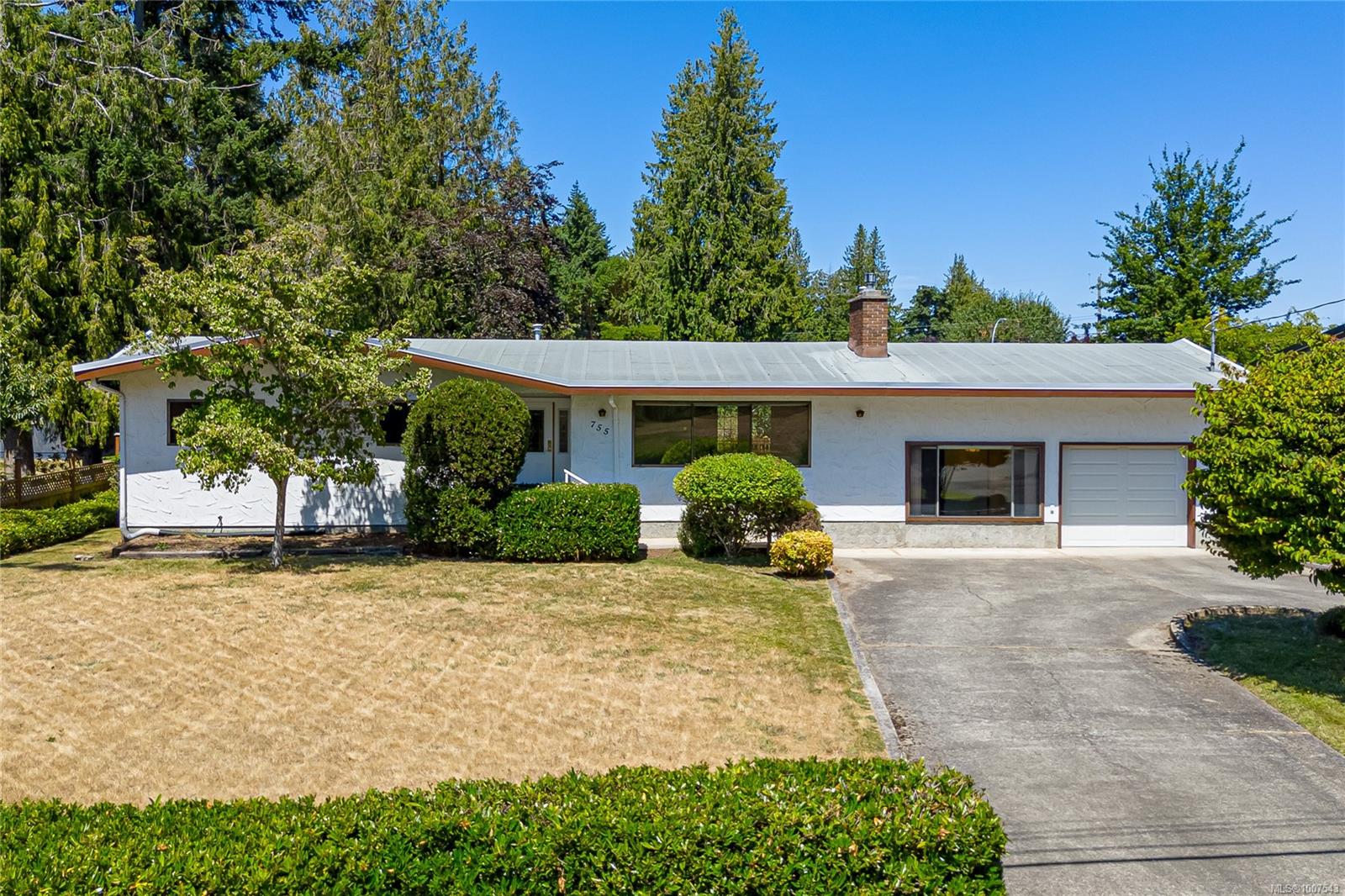 $749,900 - 755 Sanderson Rd<br>British Columbia, V9P 1B4
