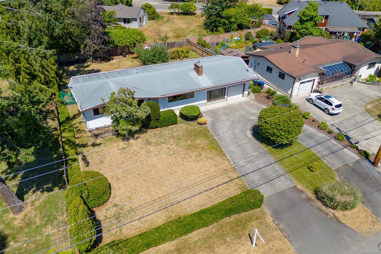 $749,900 - 755 Sanderson Rd<br>British Columbia, V9P 1B4