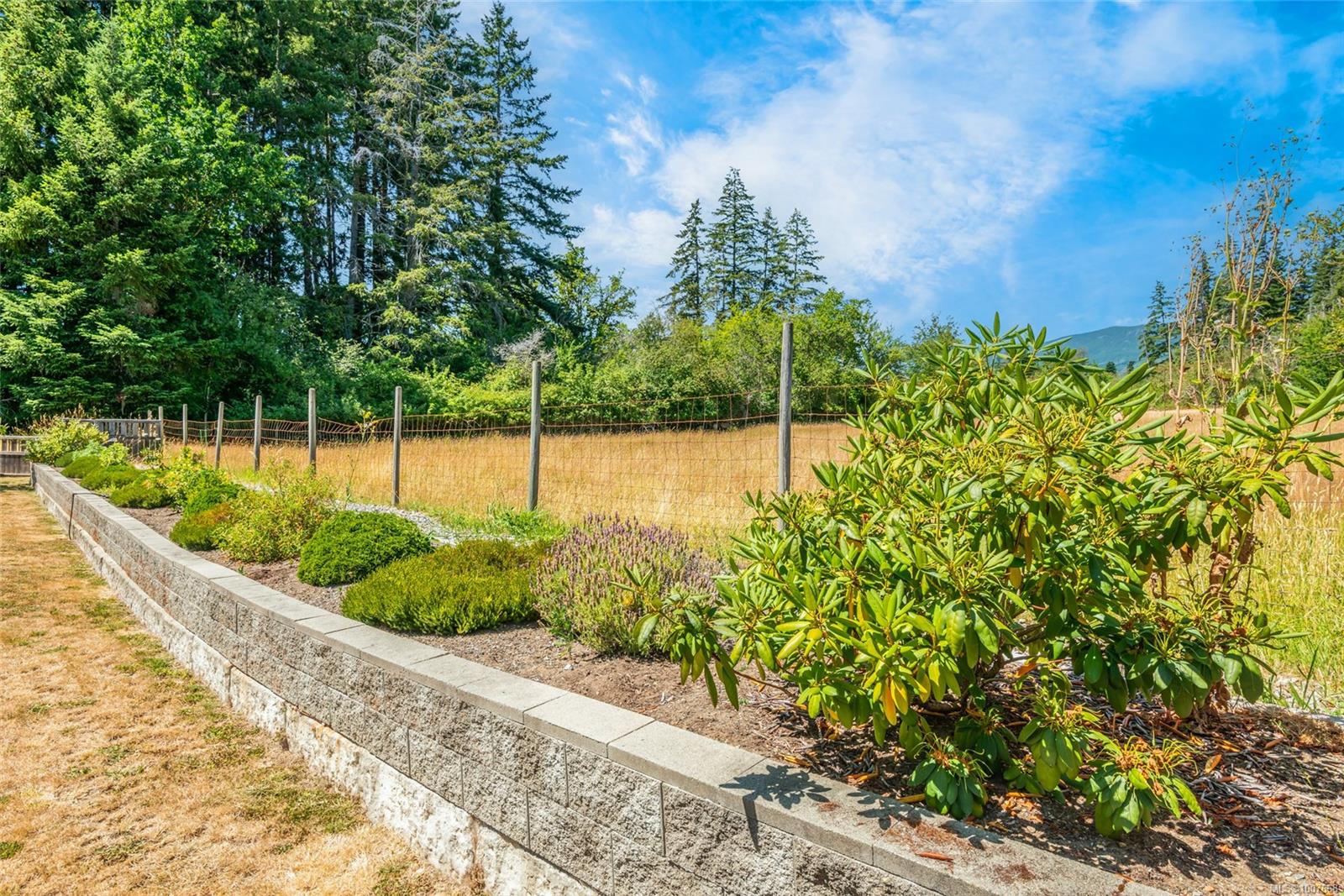 $699,900 - 5450 Tomswood Rd<br>British Columbia, V9Y 0B4