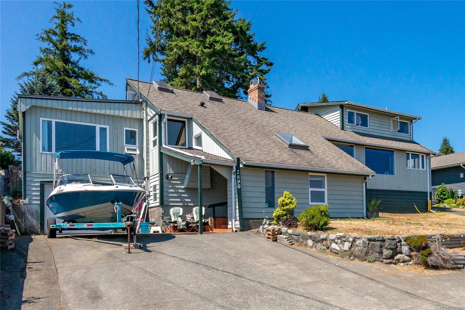 $978,000 - 2890 Island Hwy<br>British Columbia, V9W 1C8