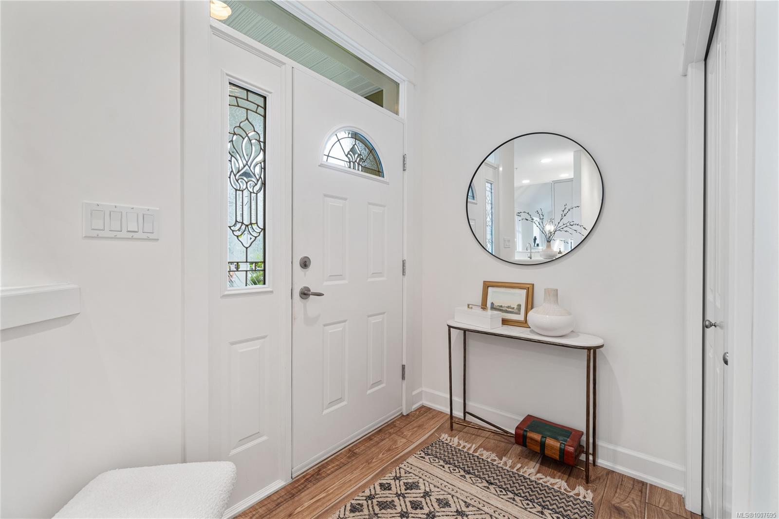 $779,900 - 6353 Pinewood Lane<br>British Columbia, V9V 1A4