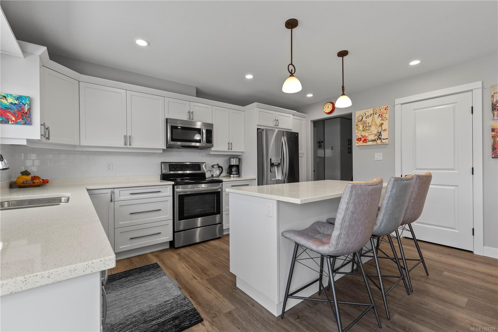 $918,900 - 492 Park Forest Dr<br>British Columbia, V9W 0E3
