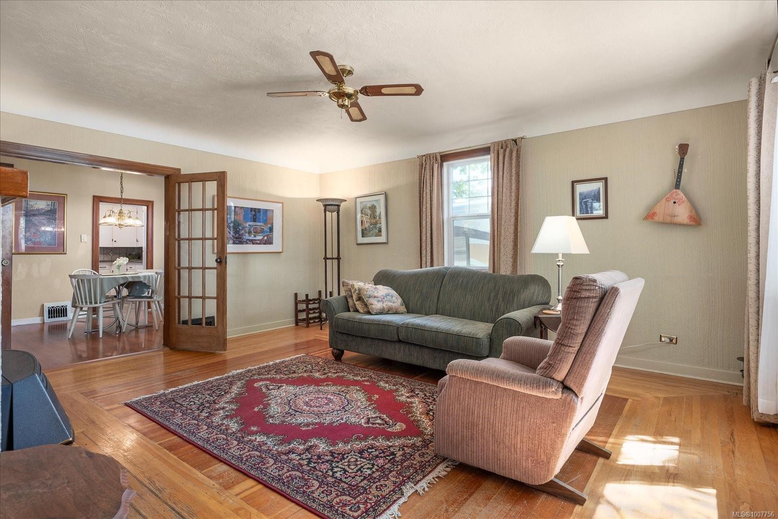 $645,800 - 612 Fourth St<br>British Columbia, V9R 1T7