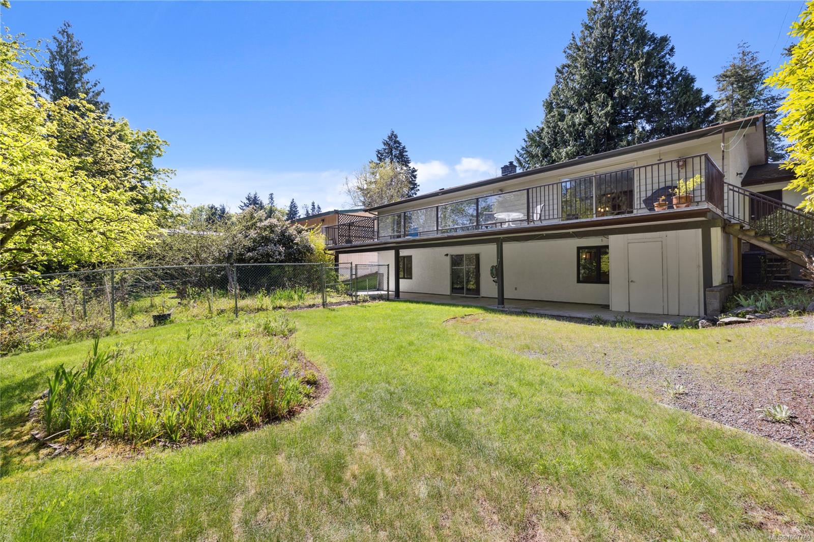 $1,180,000 - 651 Belyea Rd<br>British Columbia, V9K 1H4