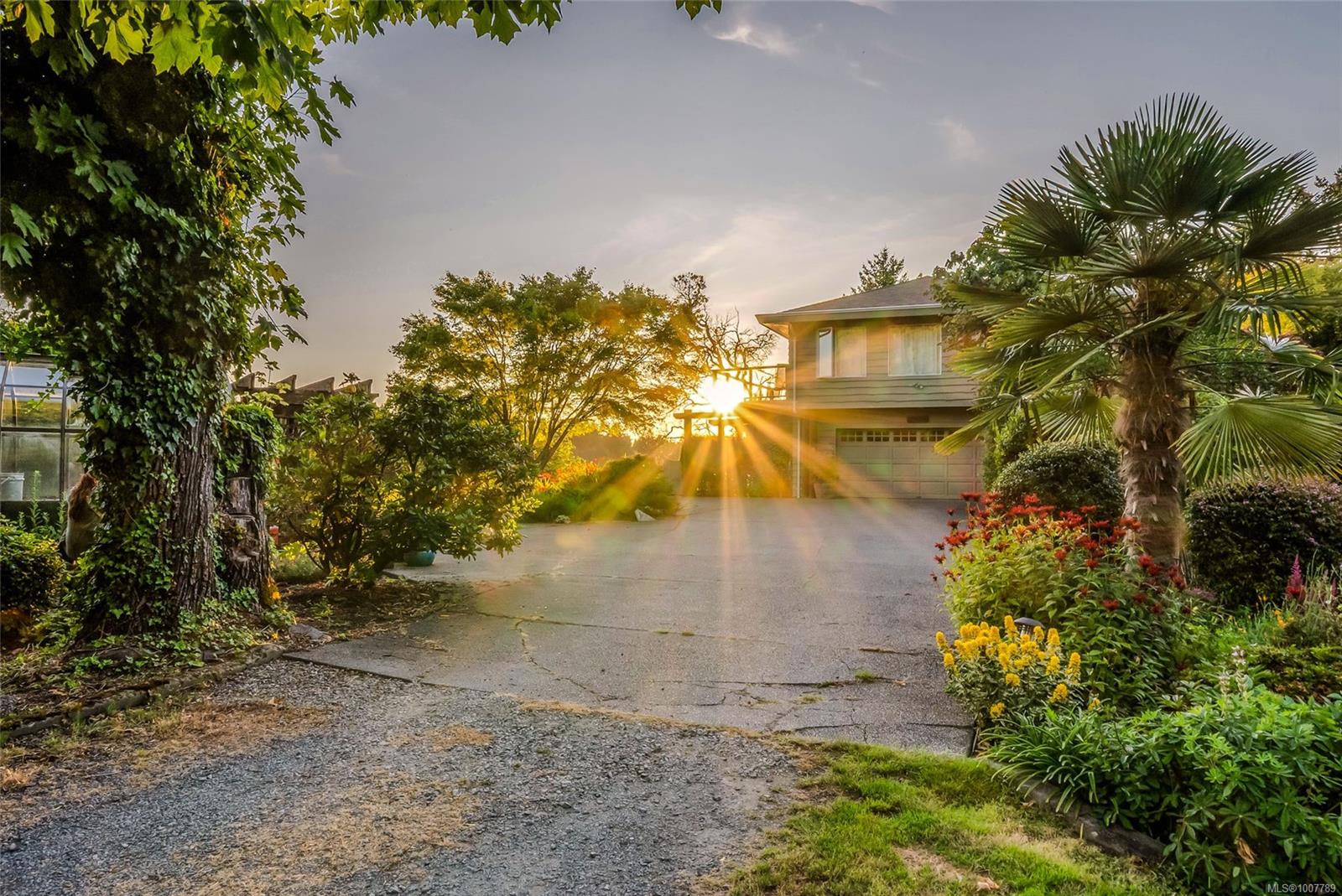 $2,895,000 - 1545 Dorcas Point Rd<br>British Columbia, V9P 9B4