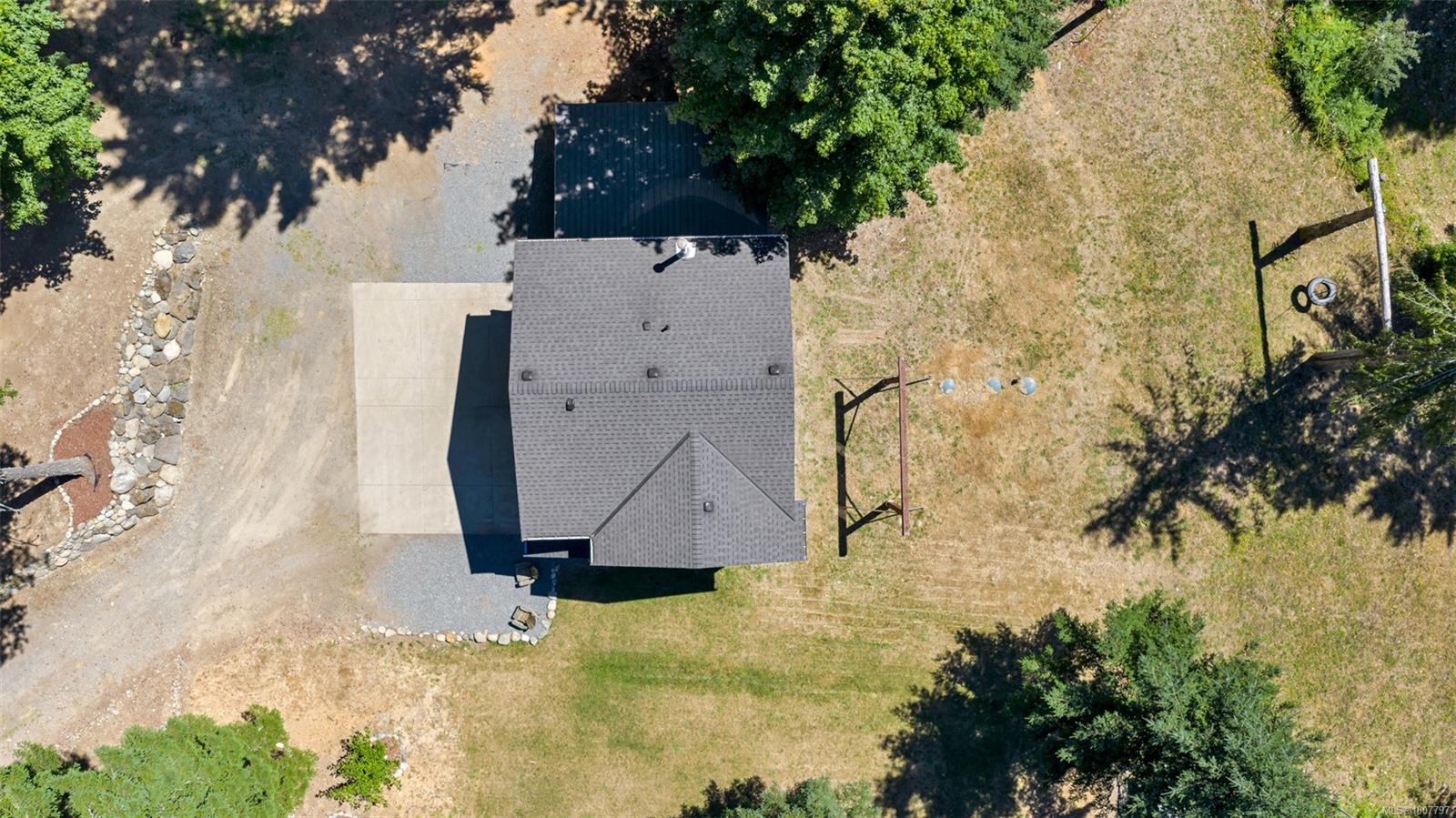 $988,000 - 4379 Irvine Dr<br>British Columbia, V9L 6G5