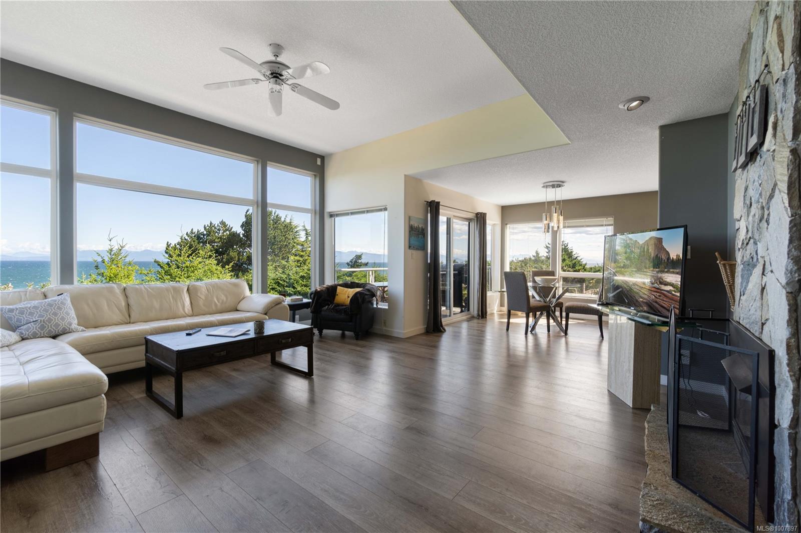 $1,149,900 - 4943 Fillinger Cres<br>British Columbia, V9V 1H9