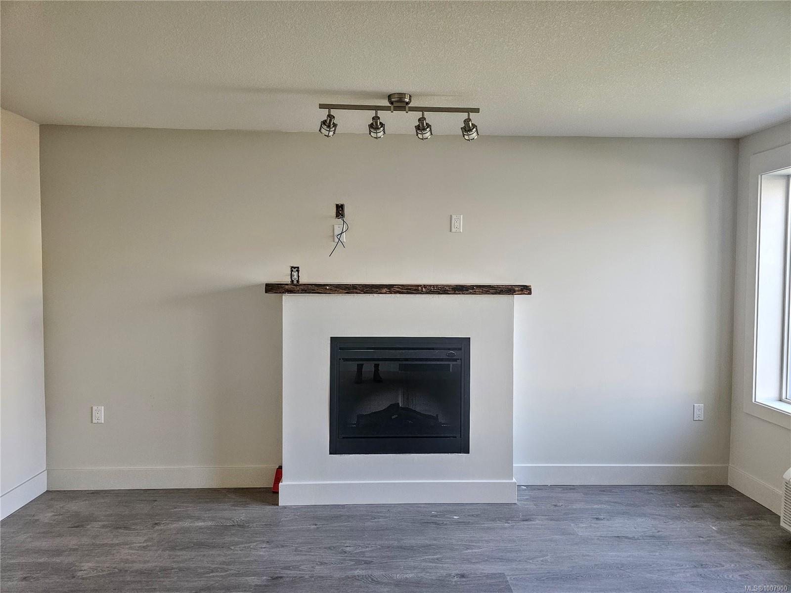$900,000 - 495 Nicol St<br>British Columbia, V9R 4T5