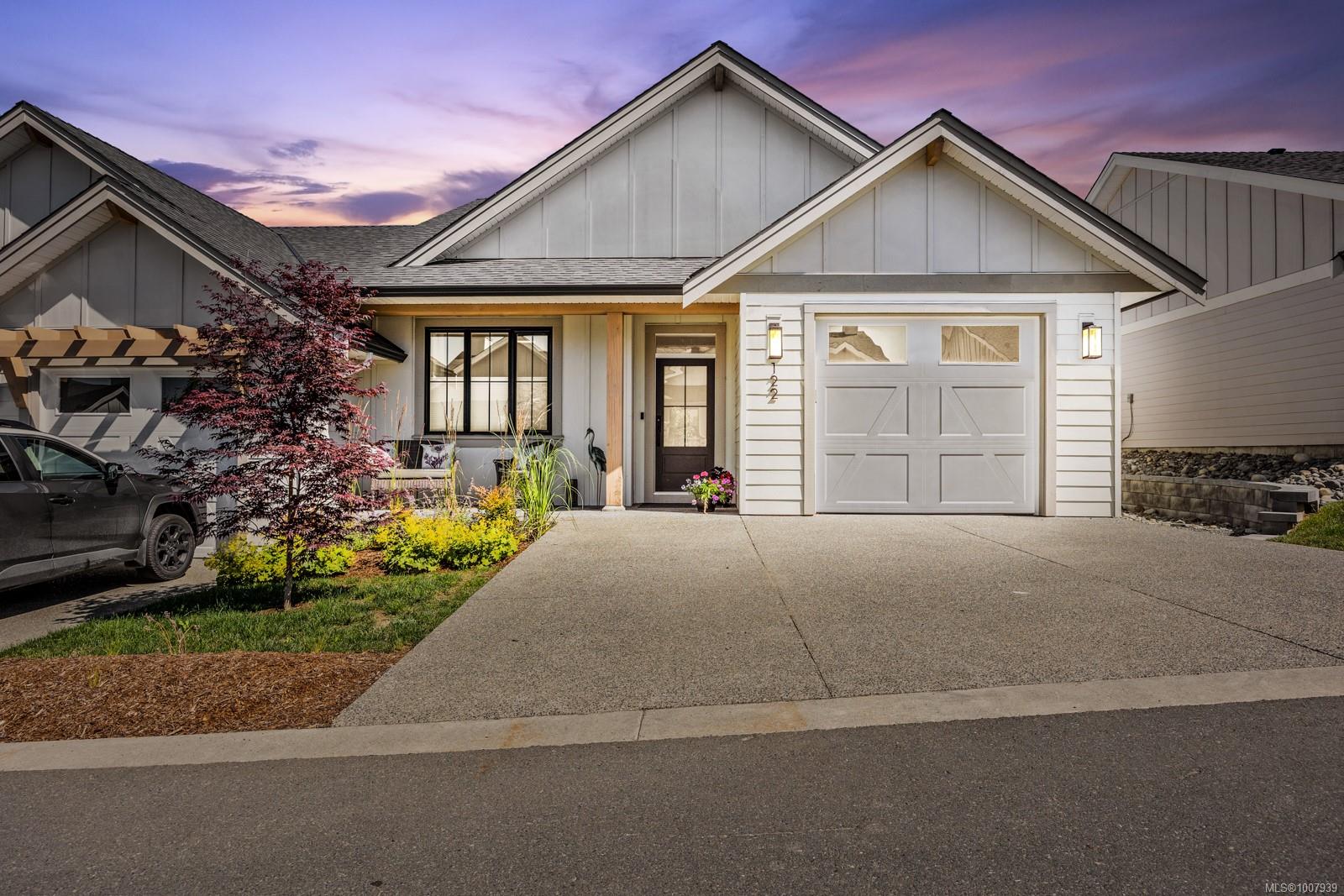 $775,000 - 4098 Buckstone Rd<br>British Columbia, V9N 0H2