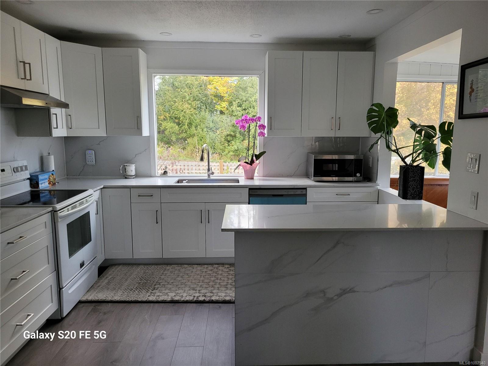 $790,000 - 1558 Chaplin St<br>British Columbia, V0R 1R0
