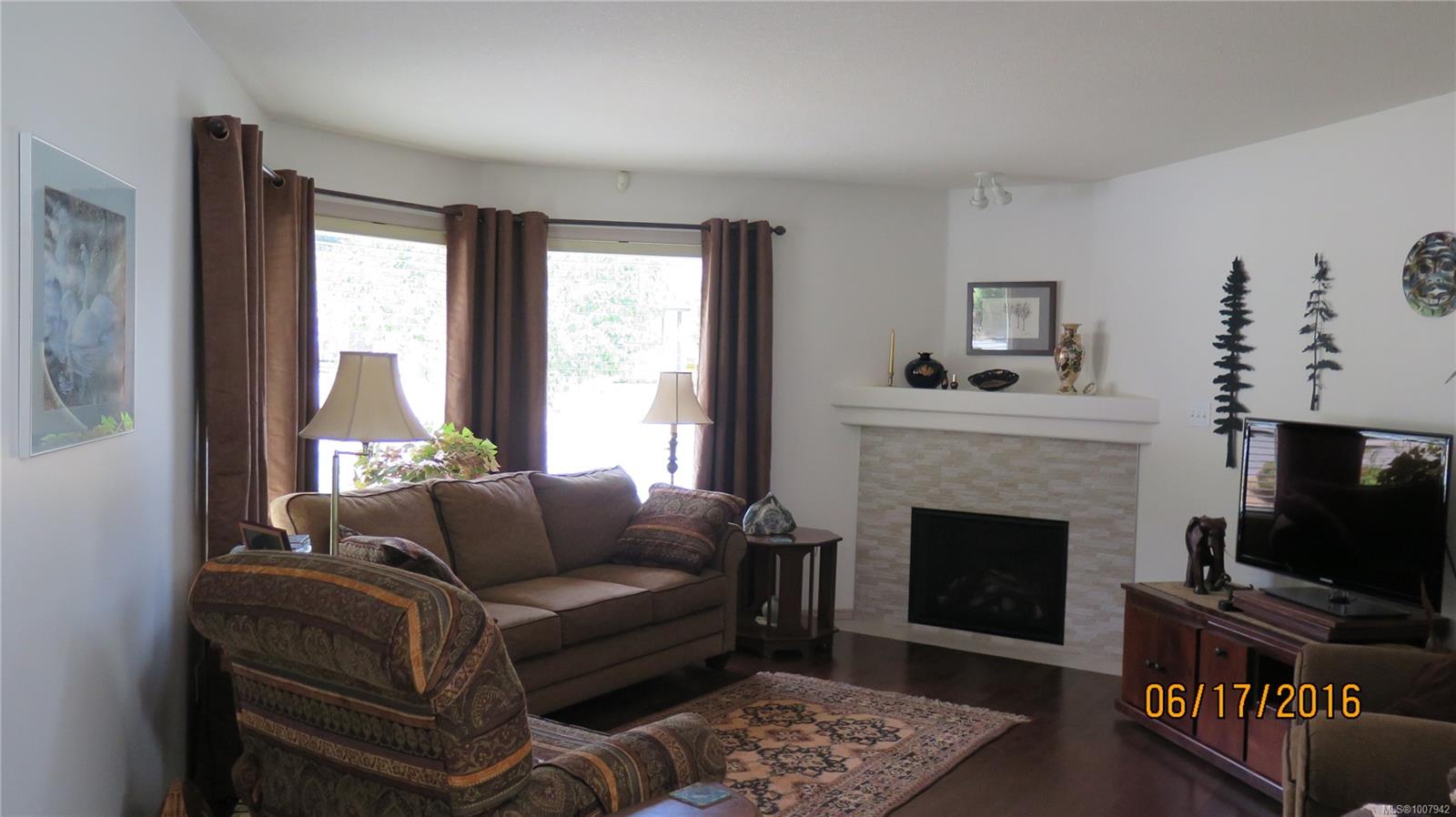 $729,900 - 1205 McKinley Rd<br>British Columbia, V9G 1A9